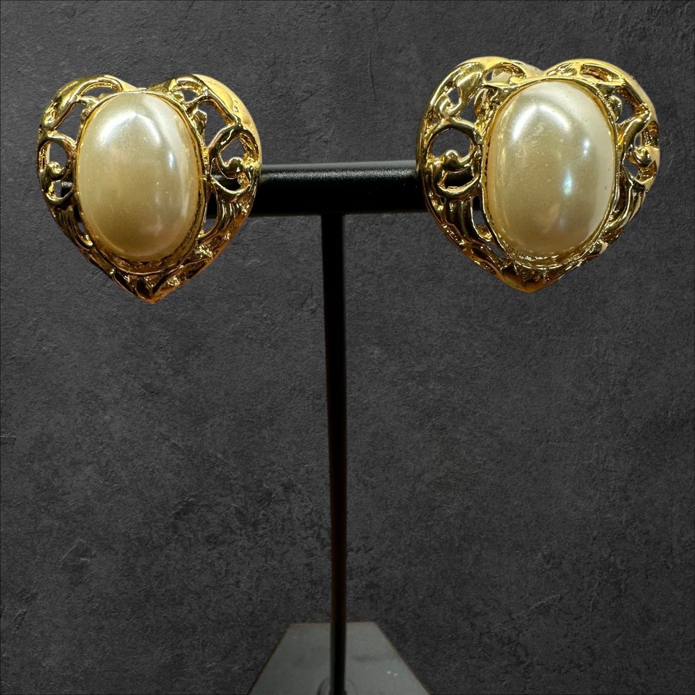 Unmarked Heart Faux Pearl Clip On Earrings Gold Tone Vintage Style Filigree